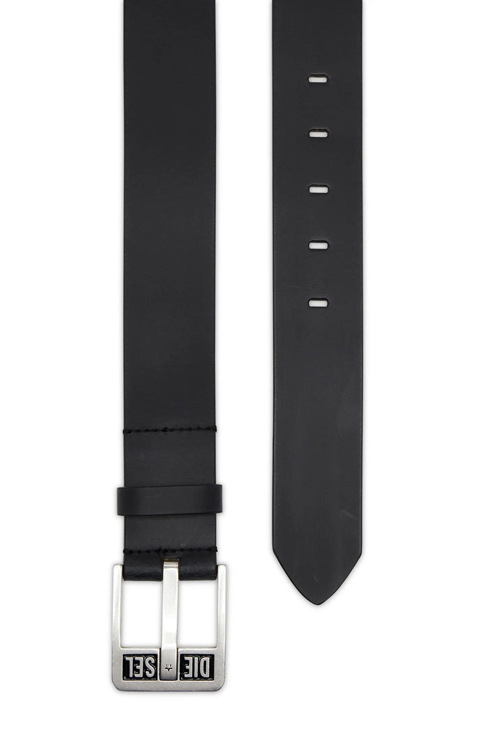 4 cm leather belt with clean-cut edges