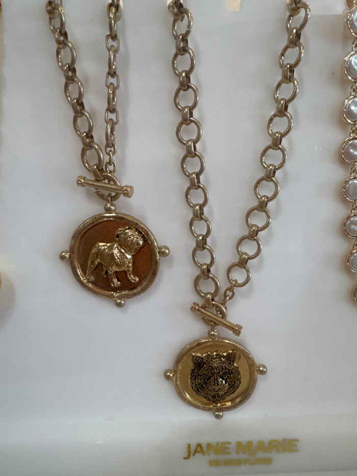 ANIMAL PENDANT NECKLACE