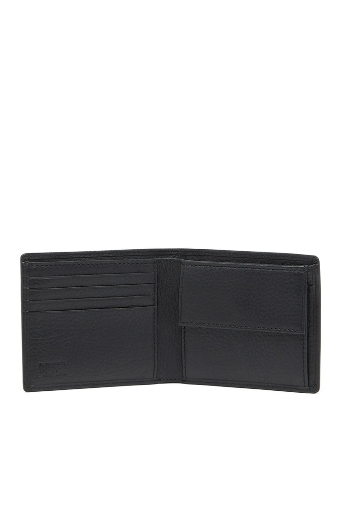 Bi-fold wallet in grainy leather