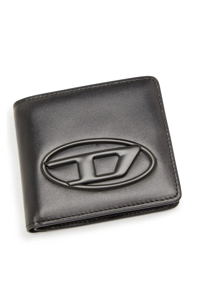 Bi-fold wallet in leather