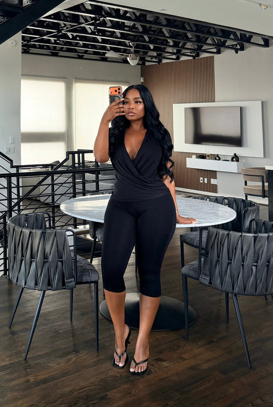 Black Crossover Capri set