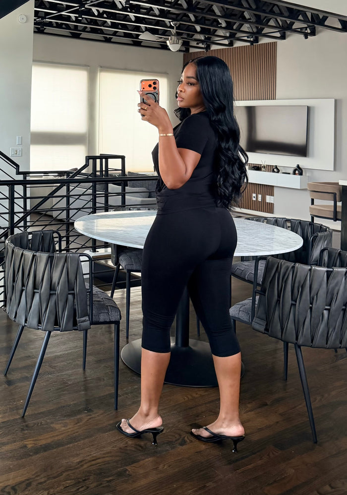 Black Crossover Capri set