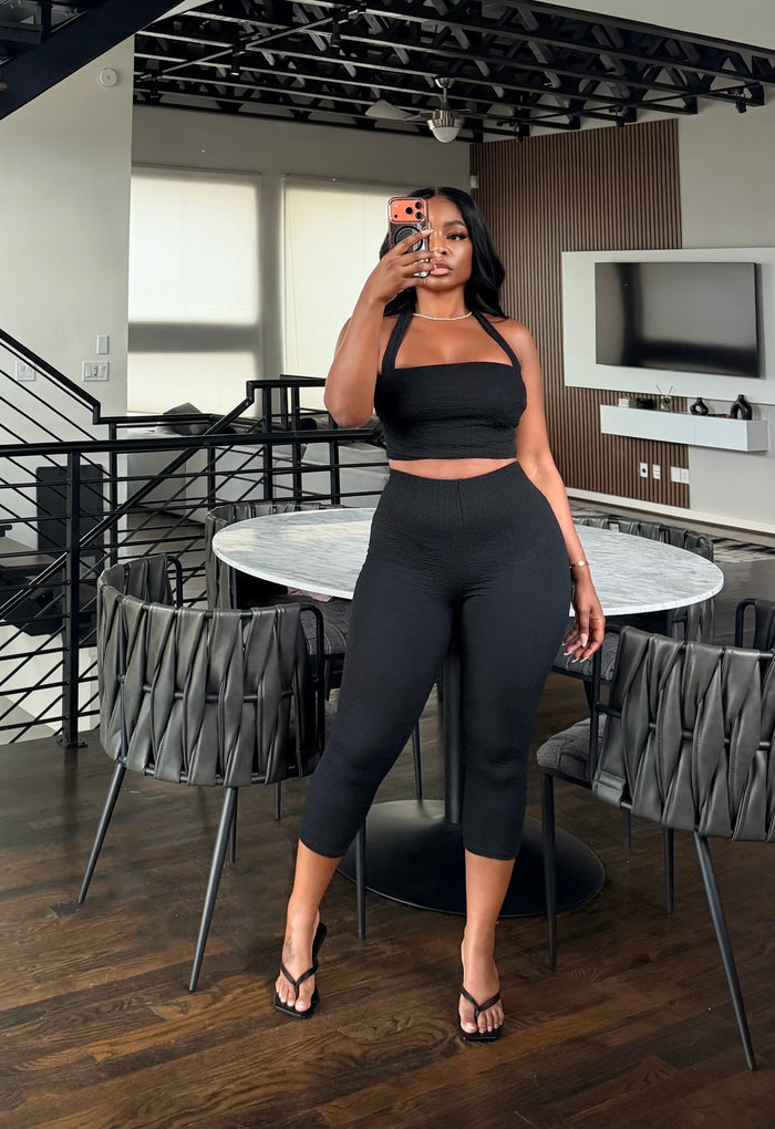 Black textured capri set