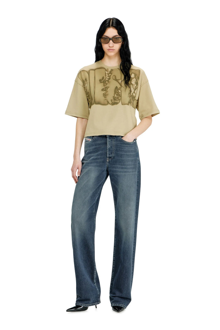 Cropped T-shirt with digital print