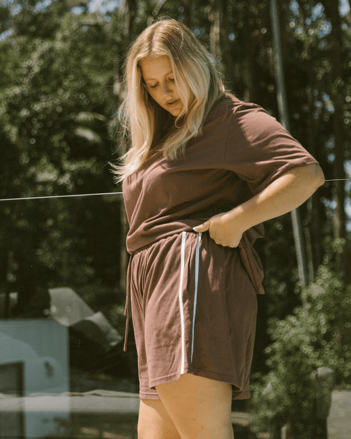 Essential Shorts | Brown/White