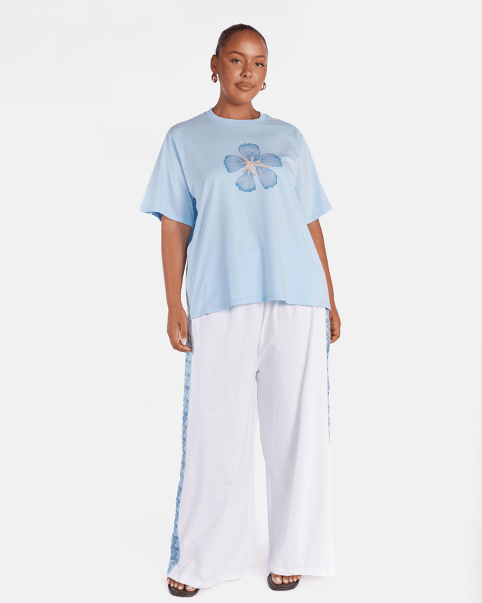 Essentials Tee | Daydream