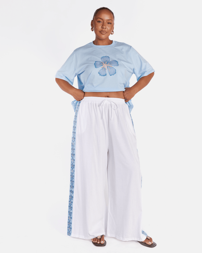 Essentials Tee | Daydream