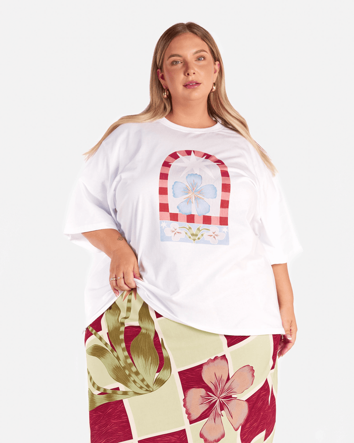 Essentials Tee | Vistafleur
