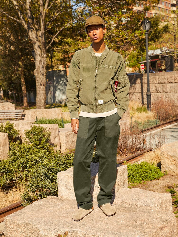 Alpha Industries Fatigue Pant, dark green, utility pockets.