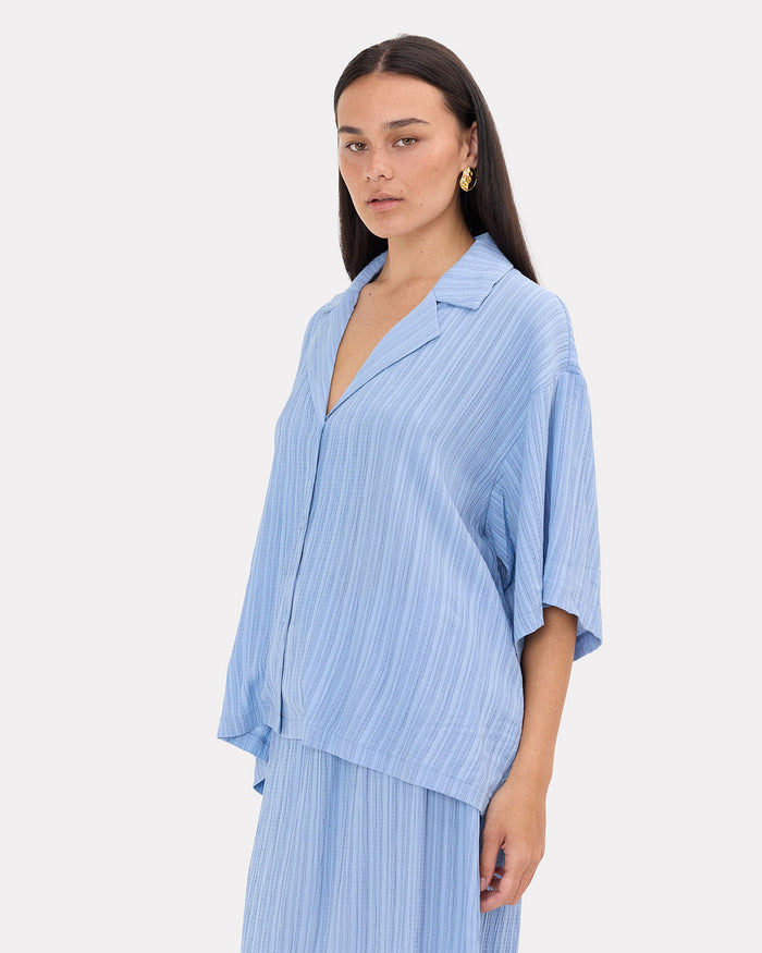 Lacey Shirt in Sky Crepe - Pregnancy & Postpartum Clothing - The Lullaby Club
