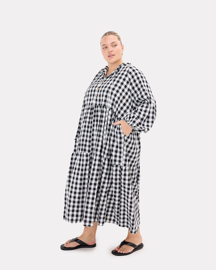 Maxi Avalon Smock in Black Gingham - Functional Pockets - The Lullaby Club
