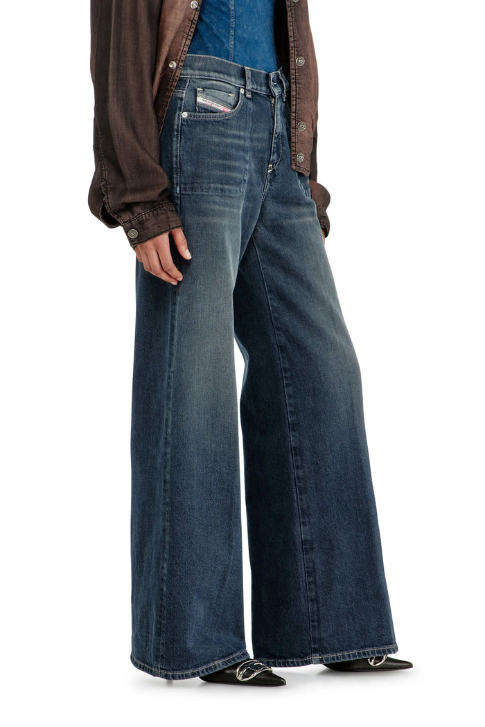Flare Jeans Regular Waist 1978 D-Akemi