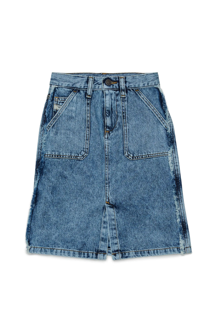 Frayed denim skirt with rose patch