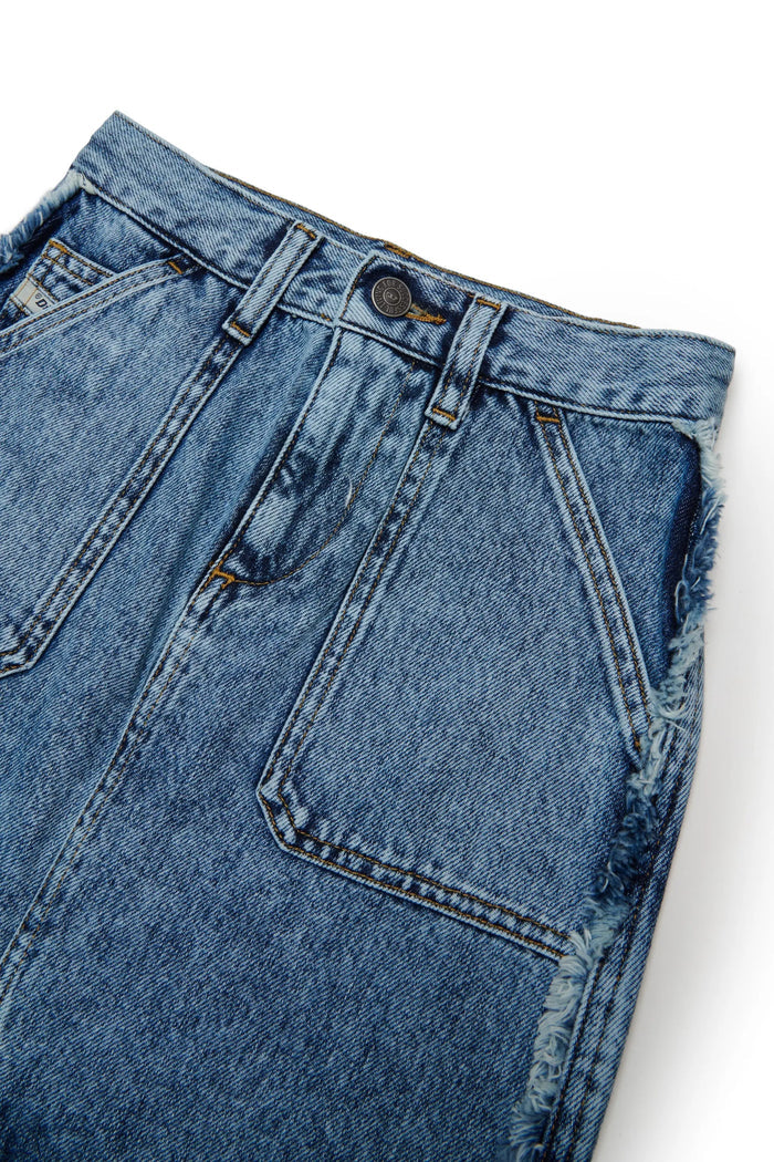 Frayed denim skirt with rose patch