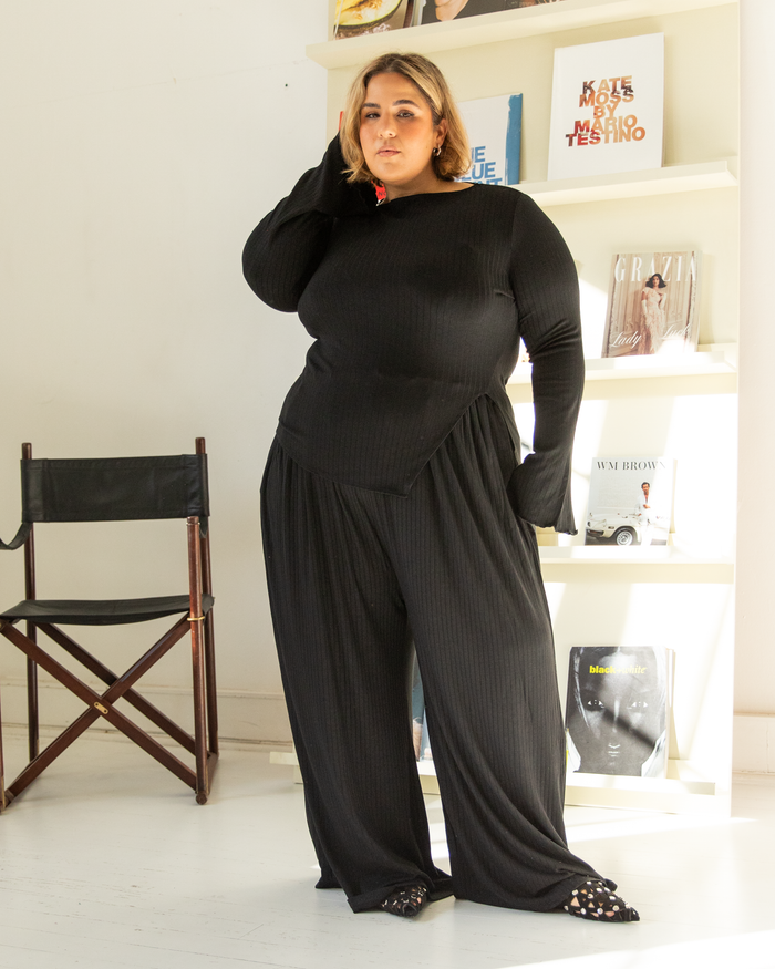Isla Long Sleeve in Black - Maternity & Postpartum Friendly Long Sleeve - The Lullaby Club