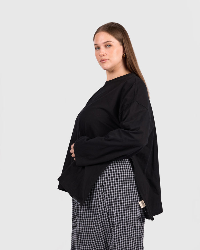 Long Sleeve Essentials Tee | Black