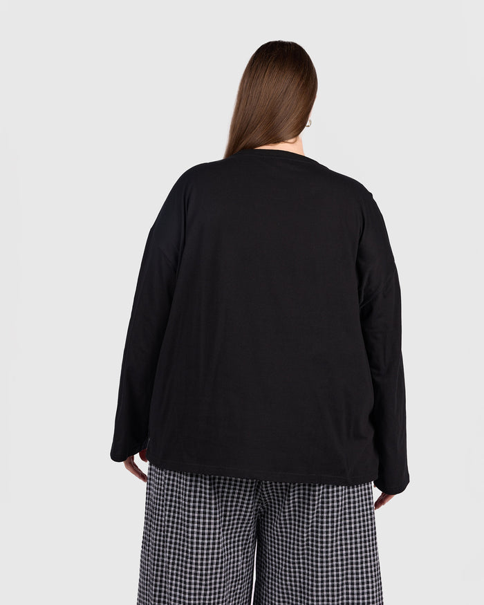 Long Sleeve Essentials Tee | Black
