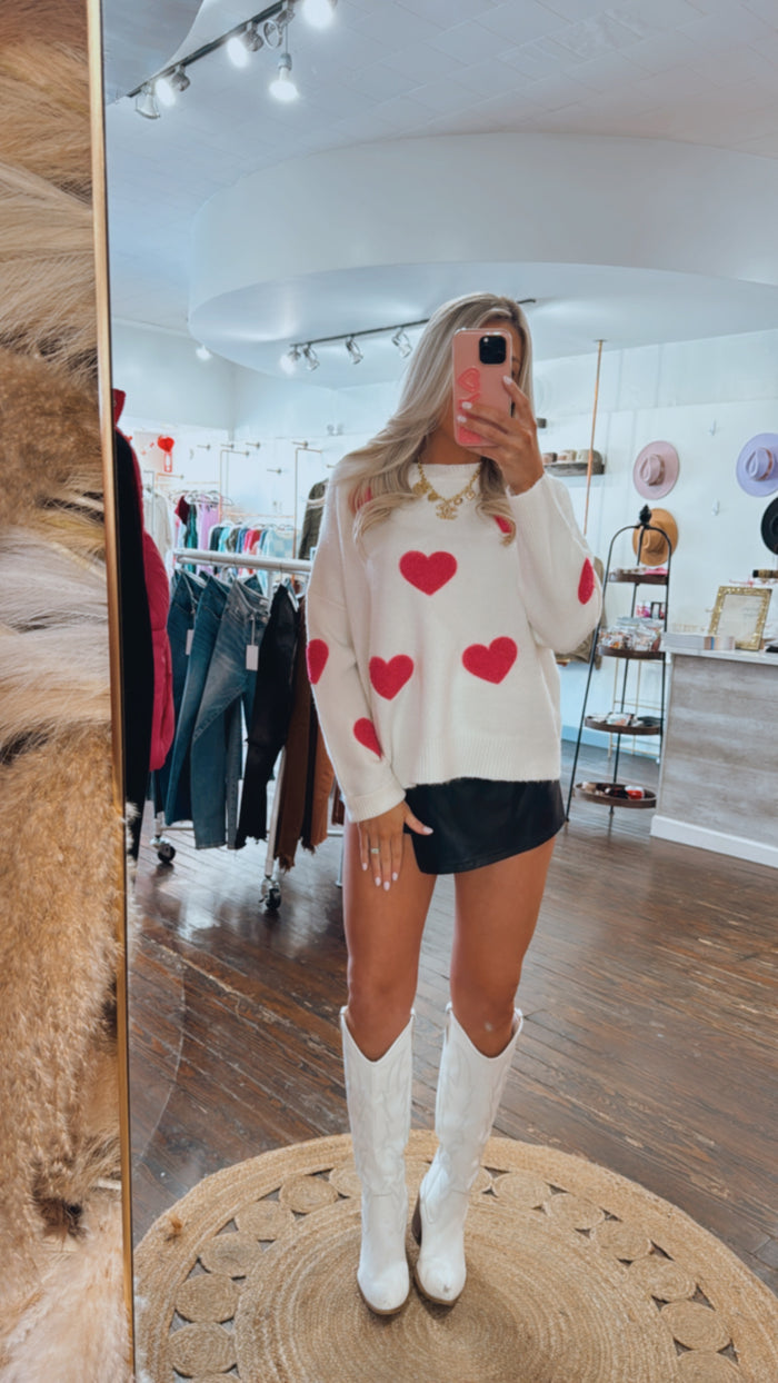 LOVEY HEART SWEATER