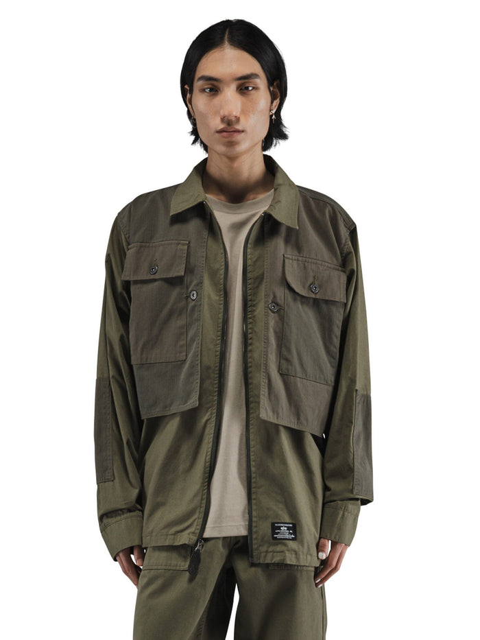 Alpha Industries LS P-44 Overshirt, olive green, large outer pockets, button closure, cotton material.