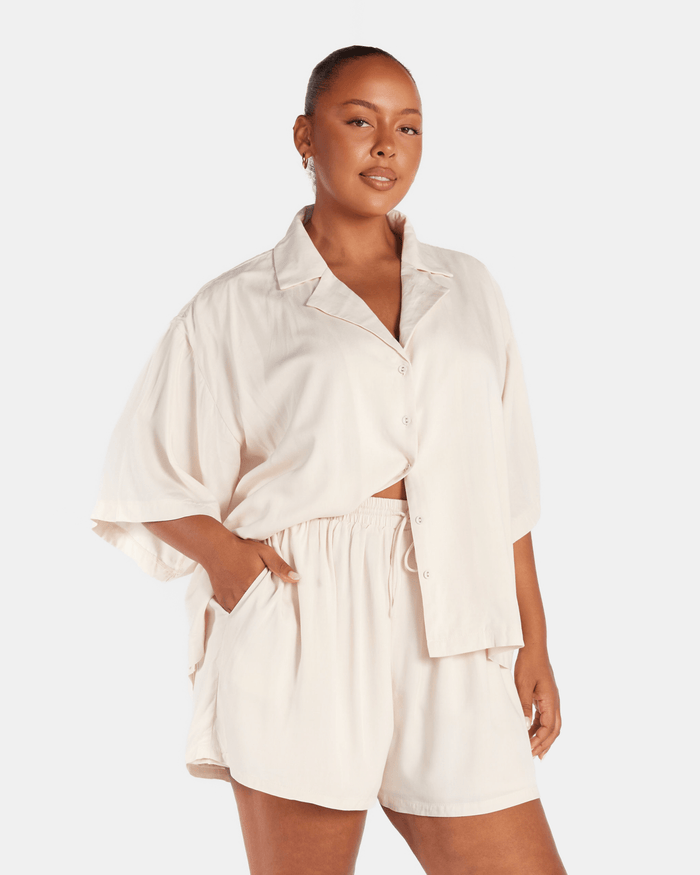 Matilda Shorts | Beige
