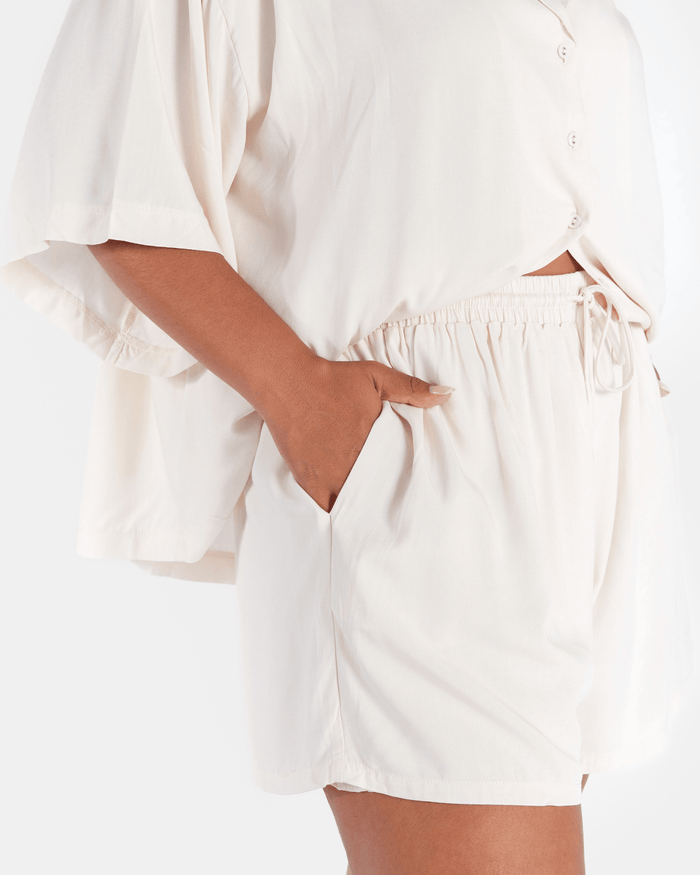 Matilda Shorts | Beige