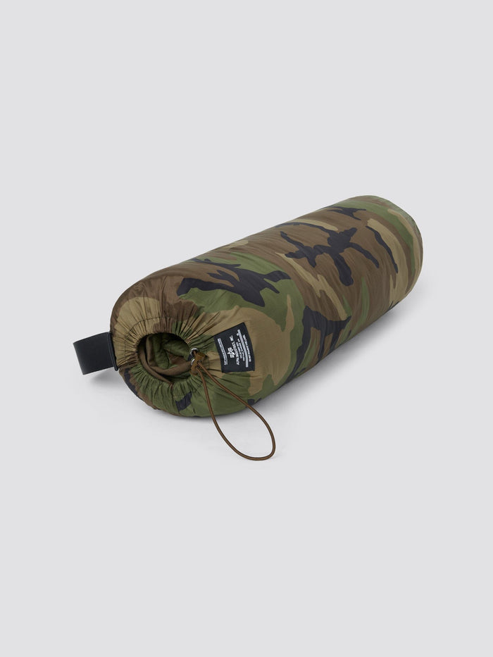 QUILTED BLANKET ACCESSORY Alpha Industries
