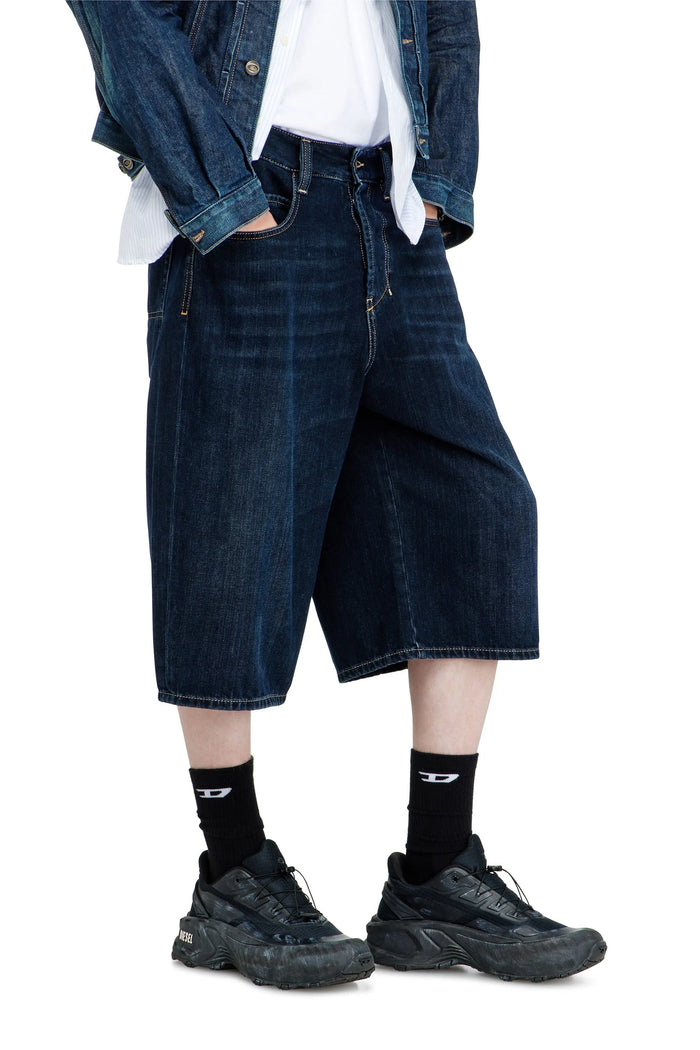 Relaxed denim shorts with dark wash