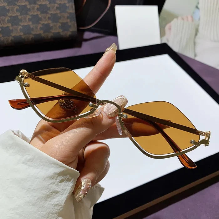 Solaré Luxe™ Gold Frame Cat Eye