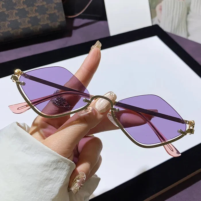 Solaré Luxe™ Gold Frame Cat Eye