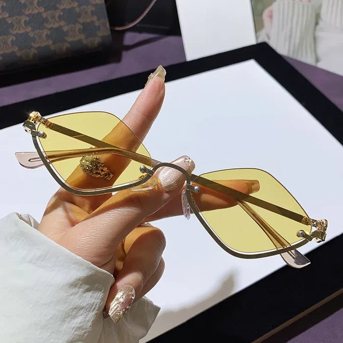 Solaré Luxe™ Gold Frame Cat Eye