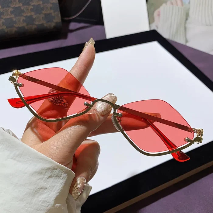 Solaré Luxe™ Gold Frame Cat Eye