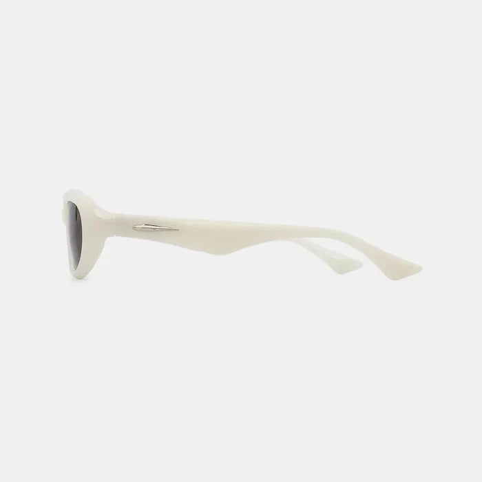 Solaré Luxe™ Ivory Cat Eye
