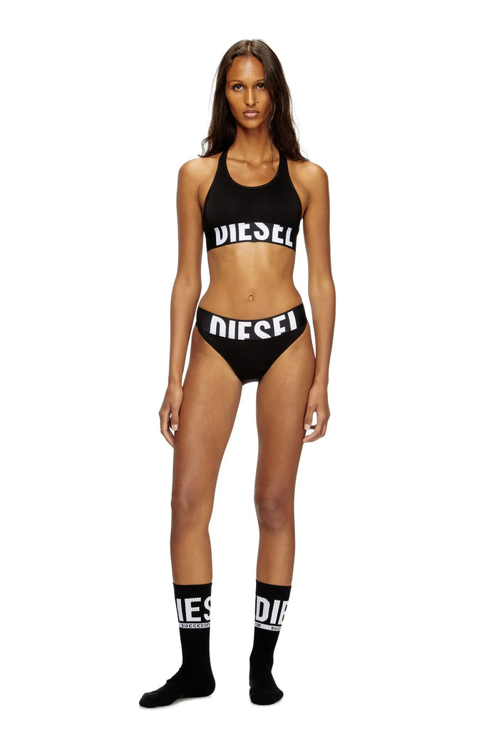 Sports bra with cut-off logo