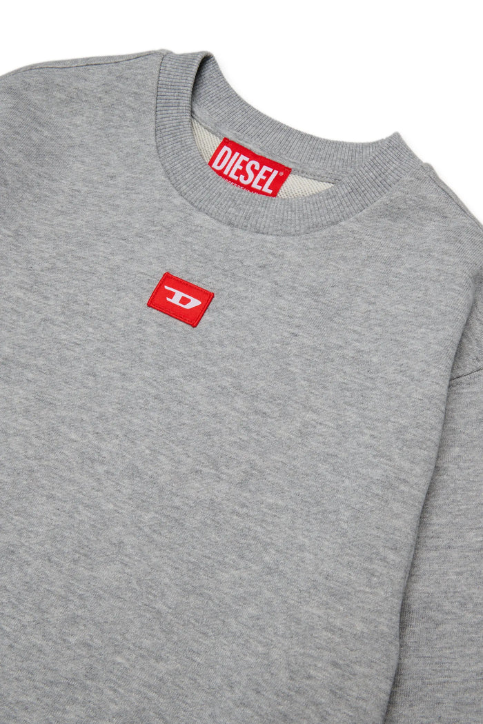 Sweatshirt small logo patch