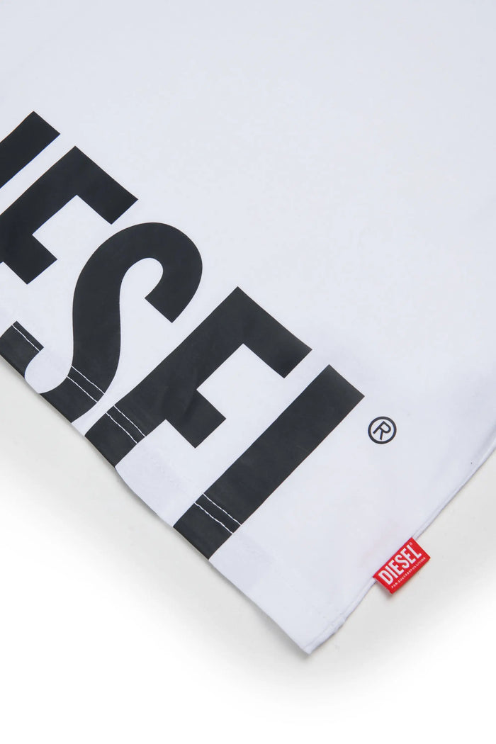 T-shirt with cut-off logo