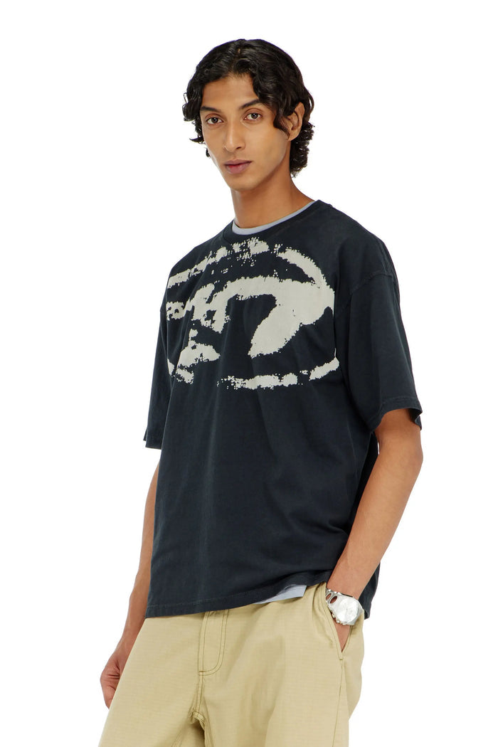 T-shirt with distressed flocked logo