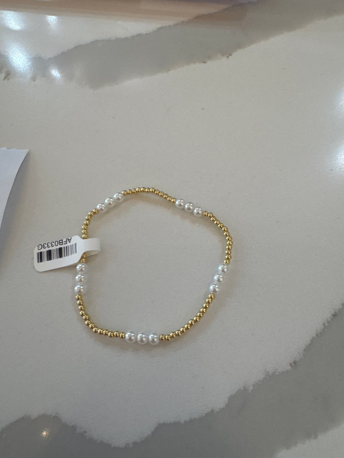 TRIPLE PEARL BRACELET