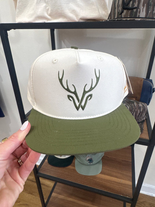 WHITE WILDGAME HAT