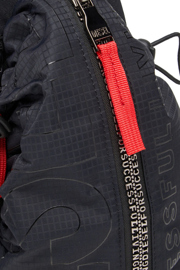 Zip-D-Sling bag in check-jacquard shell